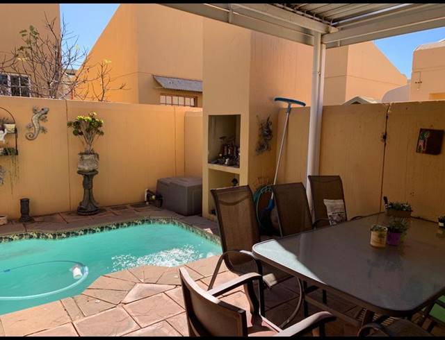 3 BEDROOM TOWNHOUSE FOR SALE IN VANDERBIJLPARK SE 3